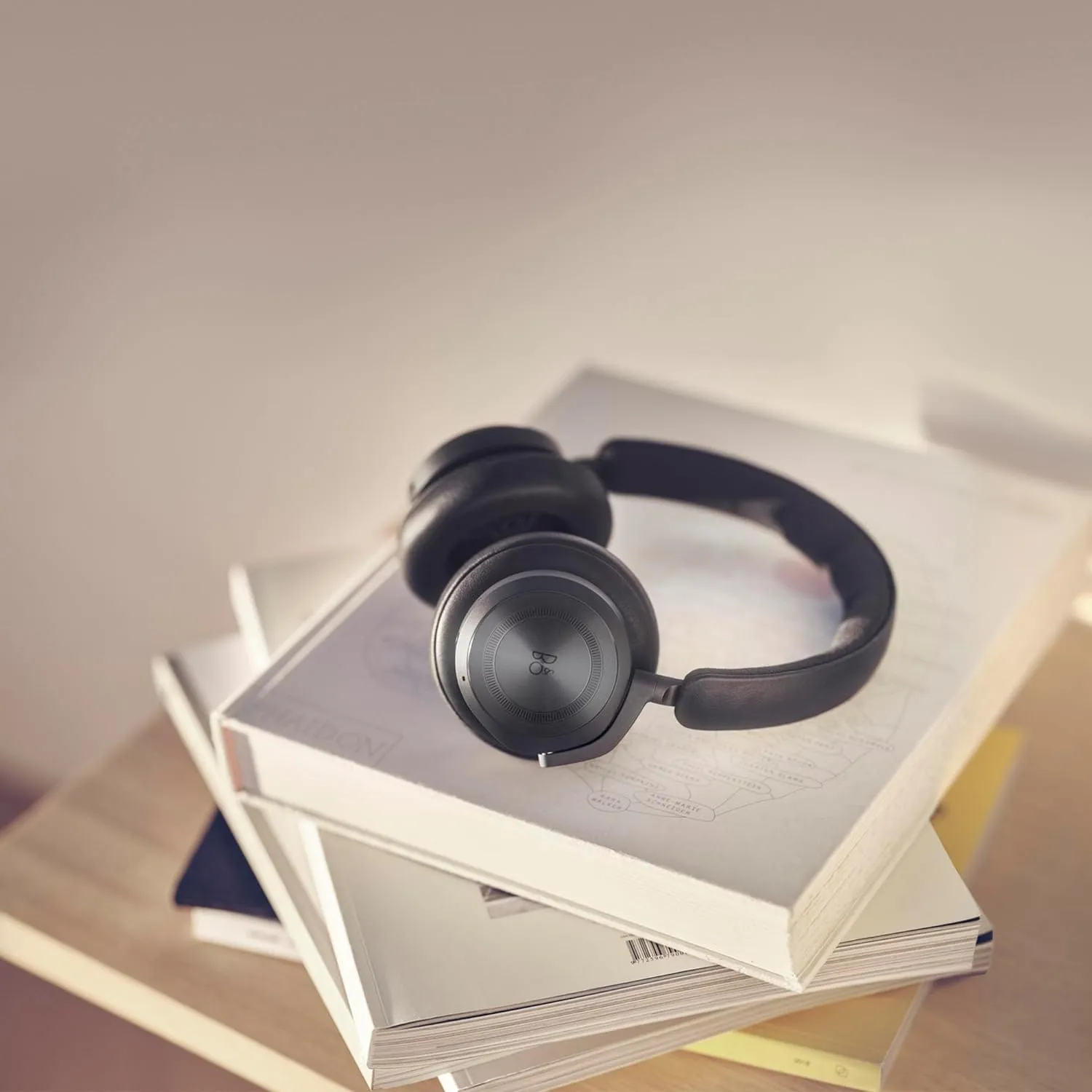 Bang & Olufsen Beoplay HX - Premium Wireless Bluetooth Over-Ear Active Noise Cancelling Headphones, 6 Microphones, Playtime Up to 40 Hours, Headset with Carrying Case - Black Anthracite